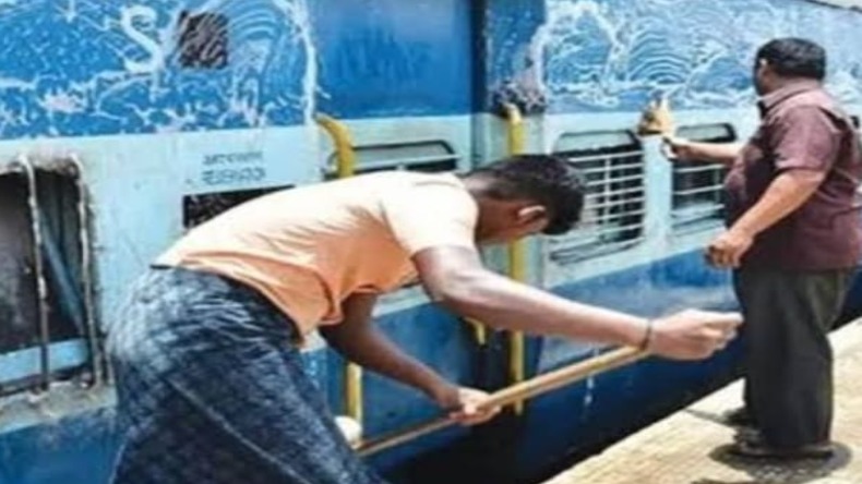 यूपी में रेलवे विभाग का महत्वपूर्ण फैसला, स्टेशनों पर फोटो-वीडियो लेने पर लगा प्रतिबंध