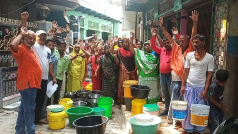 गर्मियों में पानी की समस्या से जूझ रहे 100 परिवार, बूंद-बूंद को तरसते लोग